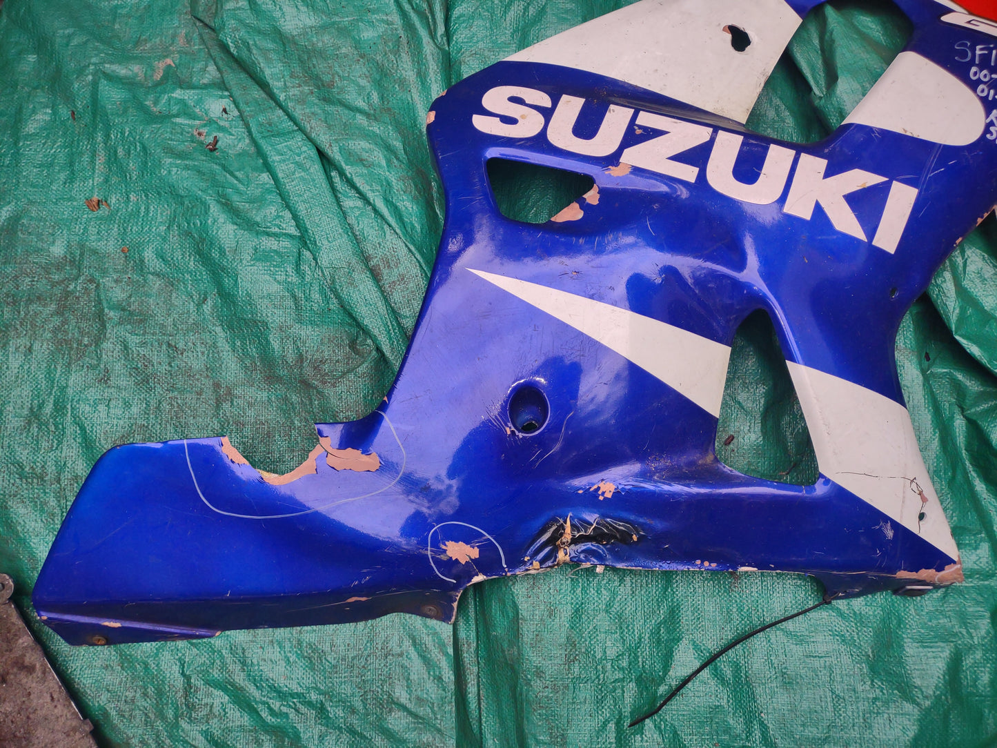 Suzuki GSXR 750 00-03 GSXR 600 01-03 Right Side Mid Fairing Cowl Plastic GSXR600 GSXR750