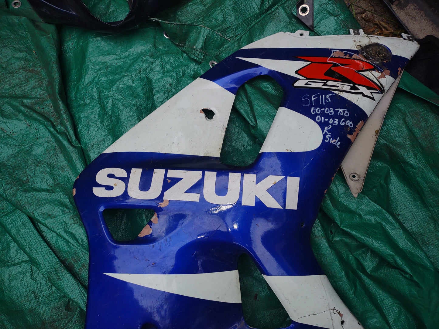 Suzuki GSXR 750 00-03 GSXR 600 01-03 Right Side Mid Fairing Cowl Plastic GSXR600 GSXR750