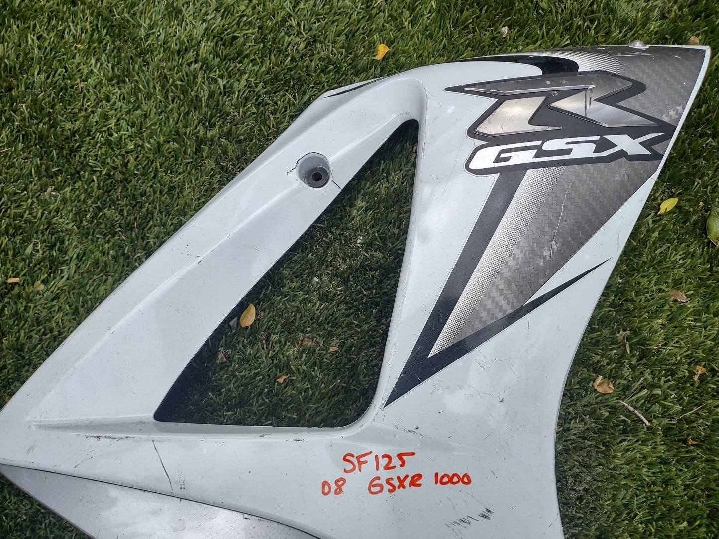 07 08 Suzuki GSXR 1000 Right Side Mid & Lower Fairing Plastic Cowl 94475-21H & 94474-21H