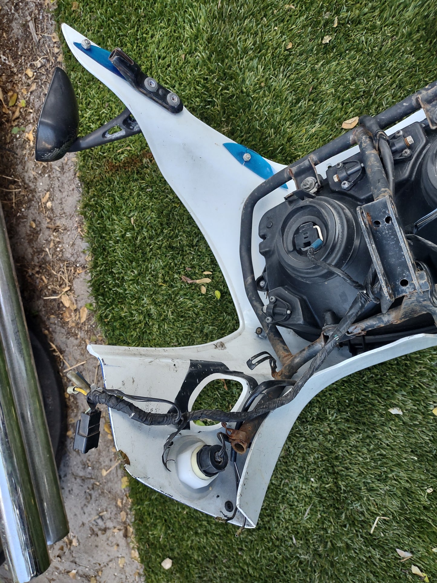 96 Suzuki GSXR 1100 Upper Fairing Bracket Mirror Stay Bracket GSXR1100