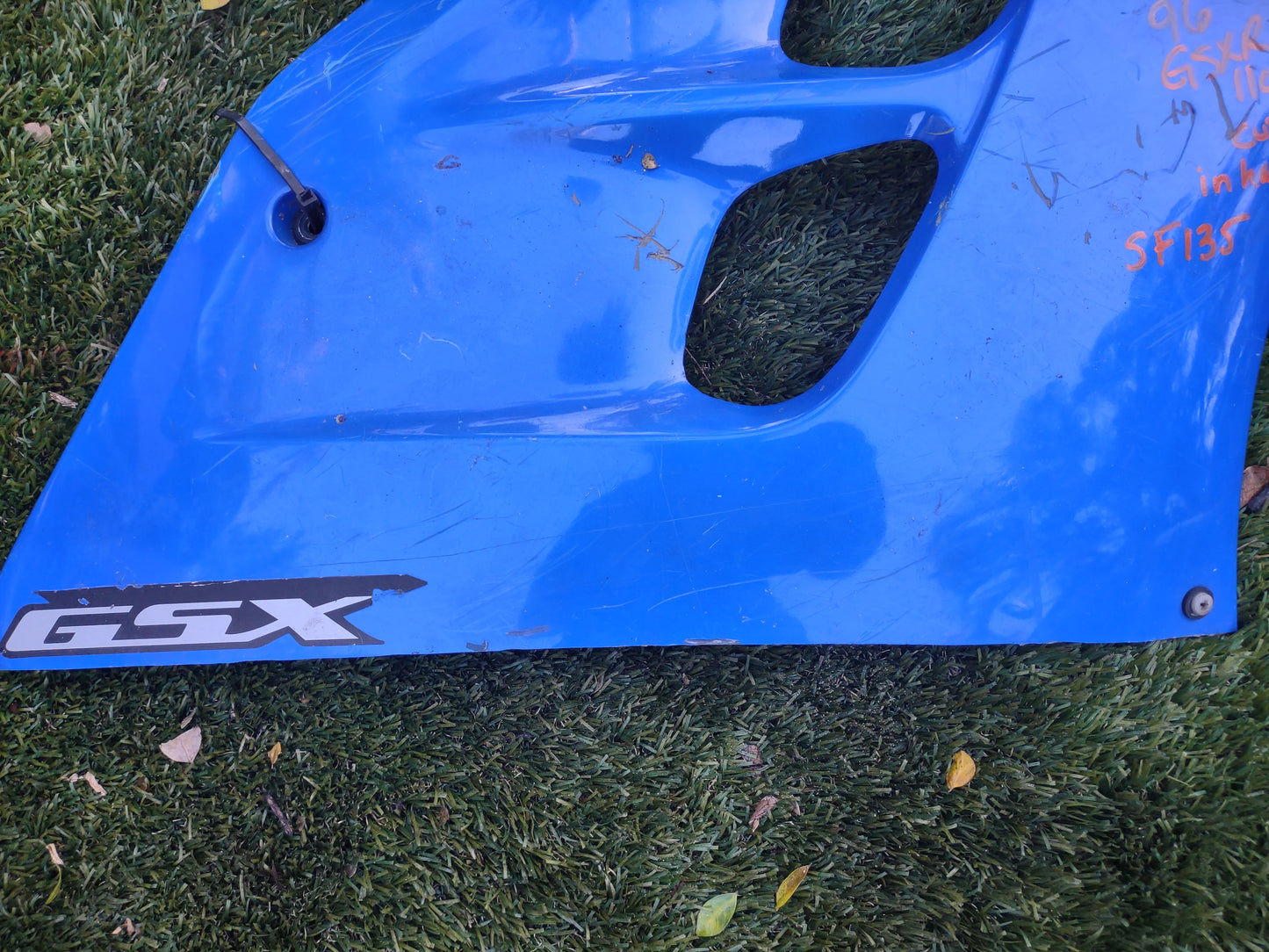 96 GSXR 1100 Right Side Fairing Plastic Cowl Cut In Half GSXR1100
