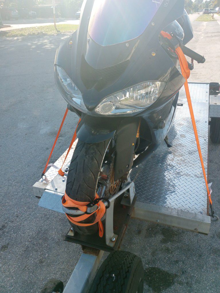 SOLD SOLD Kawasaki ZX10 ZX-10 Loads Of Money In This One 2004 20K Miles ZX10R ZX-10R