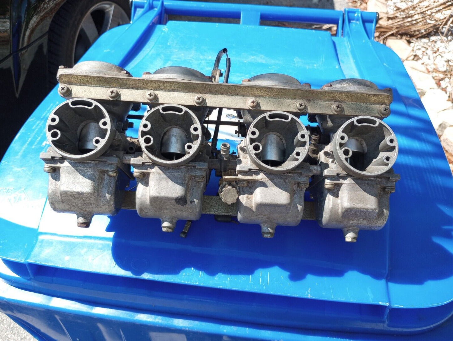 SOLD SOLD Suzuki GS1100E GS1100 GS 1100 Carburetors Carbs pretty clean been in garage for 35 years