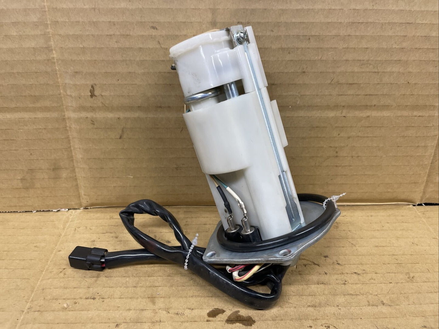 SOLD 2013 Kawasaki ZX10 ZX-10 Ninja Fuel Pump assembly 49040-0049 Core Credit available