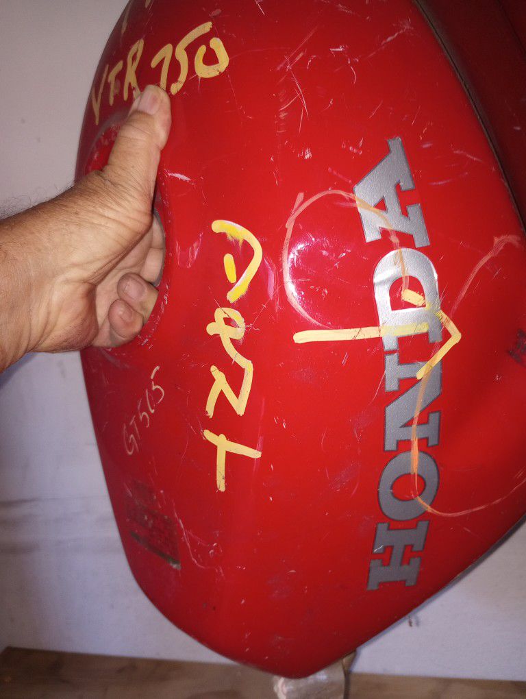 SOLD SOLD 1991 Honda VFR 750 Gas Fuel Cell Tank Can Sell Damaged Or Repaired VFR750