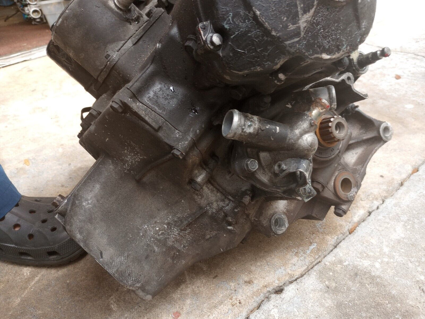 03 - 06 Honda CBR600RR Oil Pan Engine Cover trying to save gasket 600RR Honda CBR 600 RR