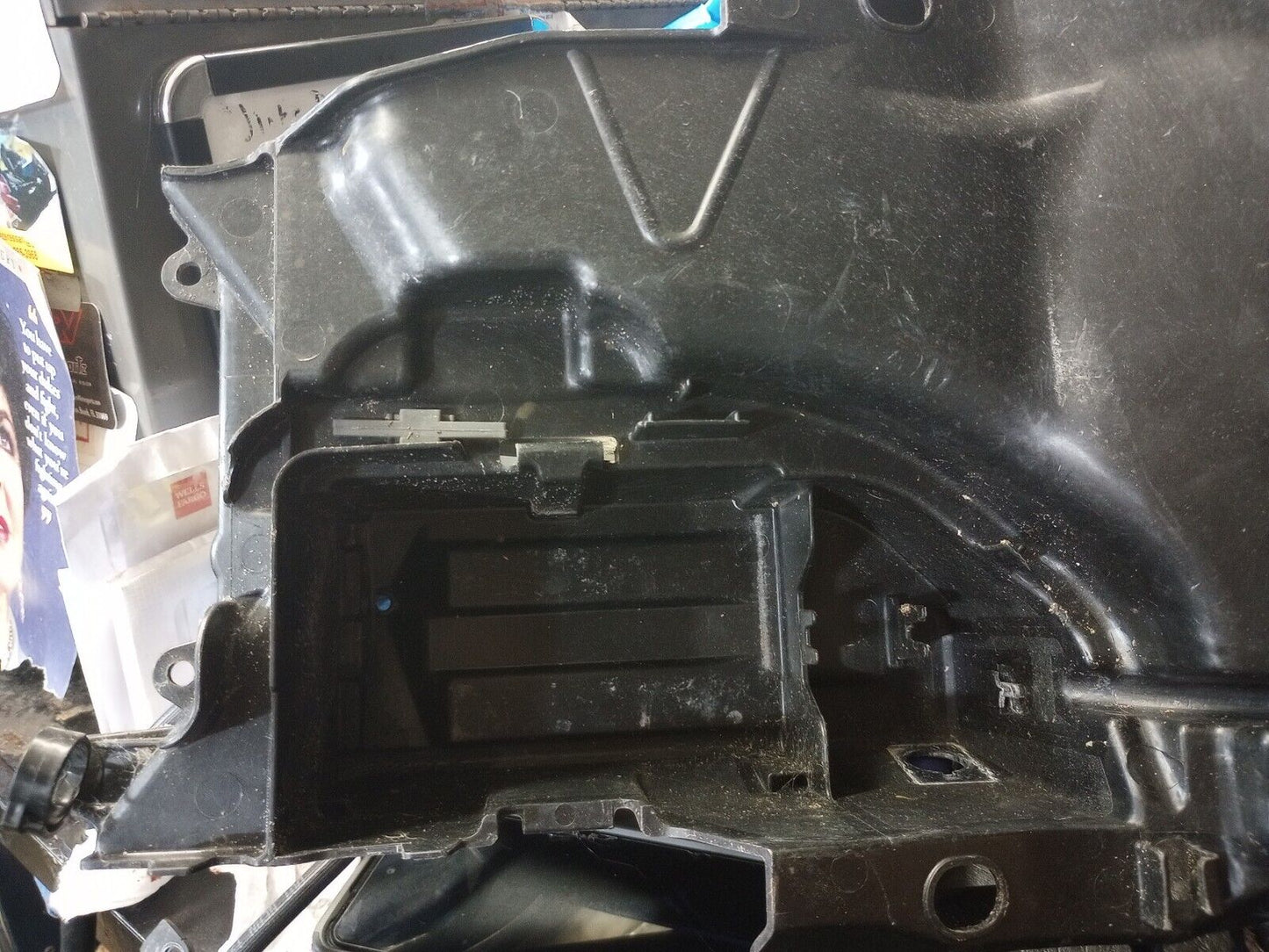 04 05 06 07 HONDA CBR1000RR Undertail Under Tail Battery Tray CBR1000 CBR 1000 RR Fender
