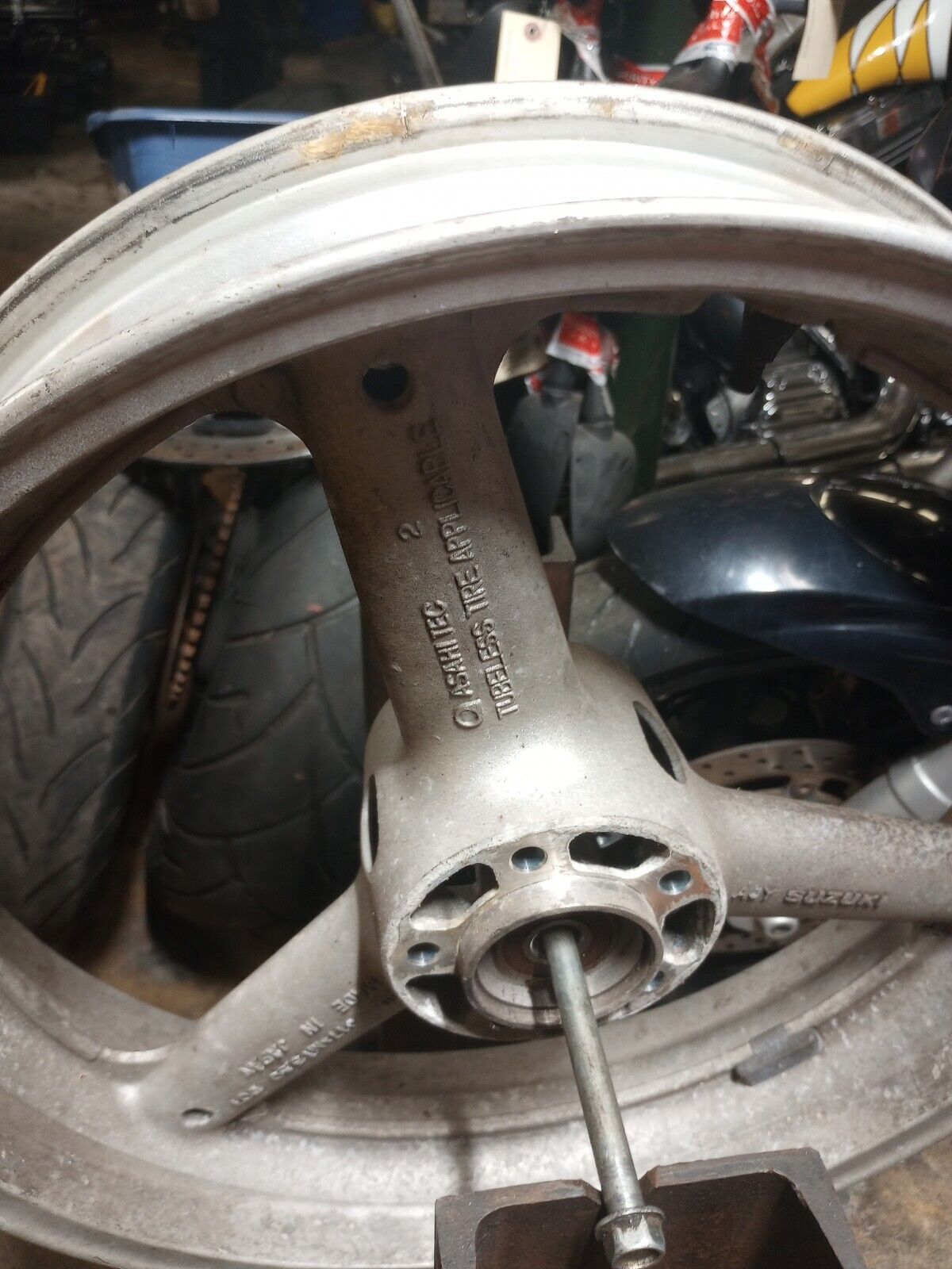 1997 Suzuki GSXR750 GSXR 750 front wheel rim 17 x 3.5 SRAD