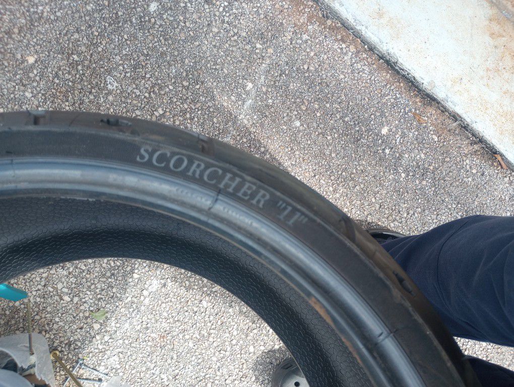 SOLD Harley-Davidson Tire Michelin 240 / 40 r 18 Good Condition Harley Davidson