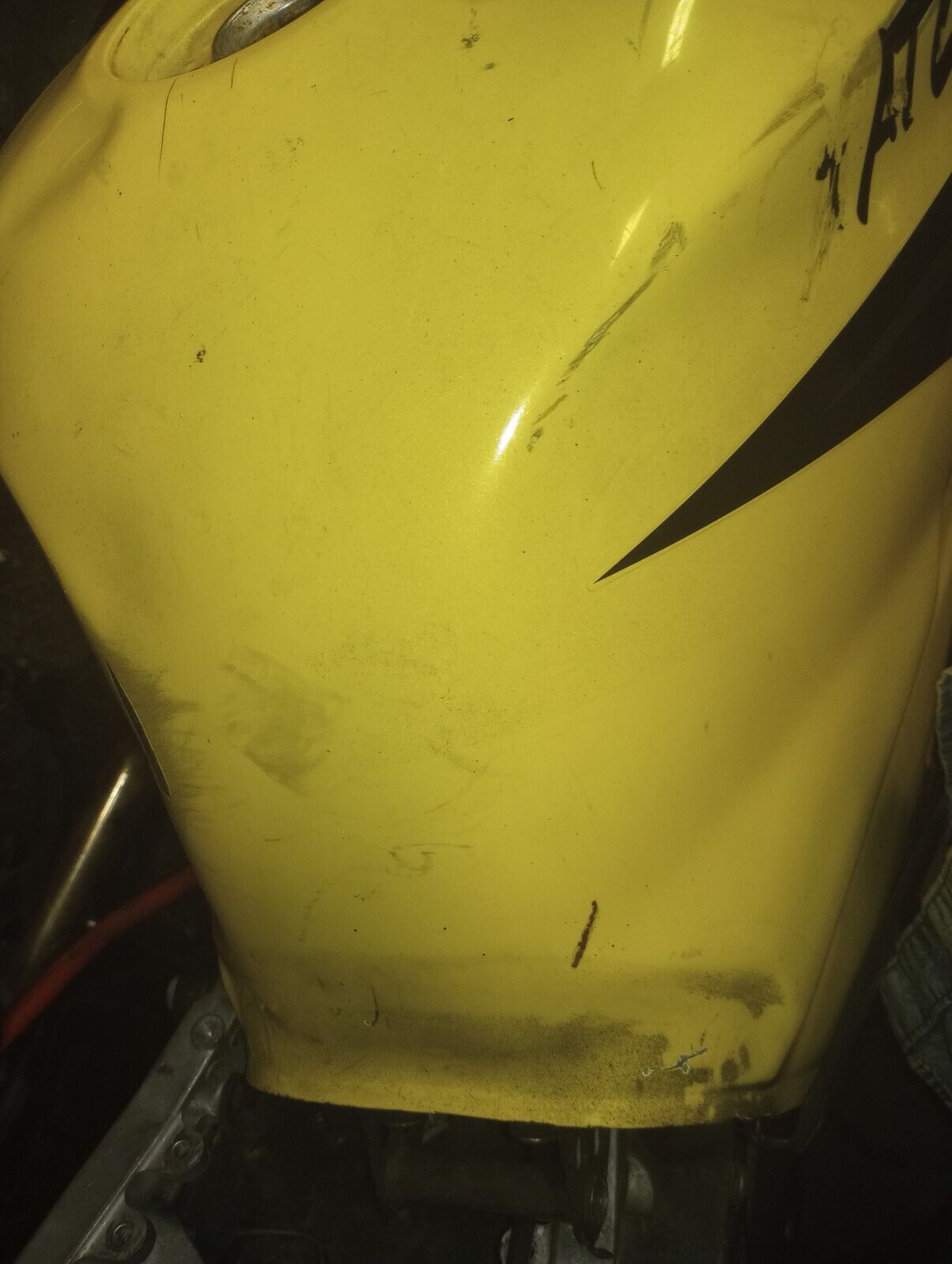 SOLD 04 05 2004 2005 SUZUKI GSXR 600 750 Gas Tank Fuel Petrol Cell OEM Yellow