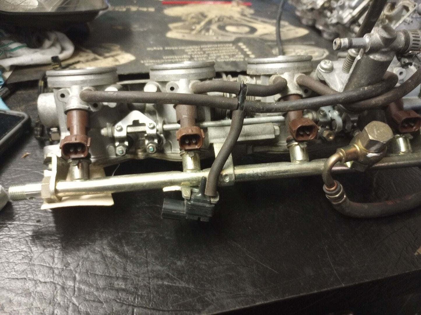 04 05 Honda CBR1000RR CBR1000 CBR 1000 RR Throttle Bodies OEM - Been sitting