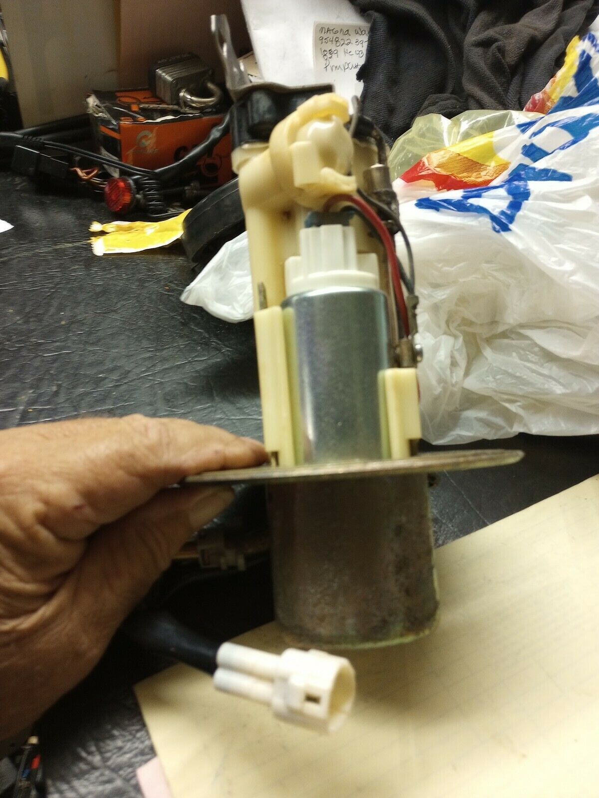 04 05 SUZUKI GSXR 600 750 FUEL PUMP 15100-29G00 REBUILT NOT USED * core cred