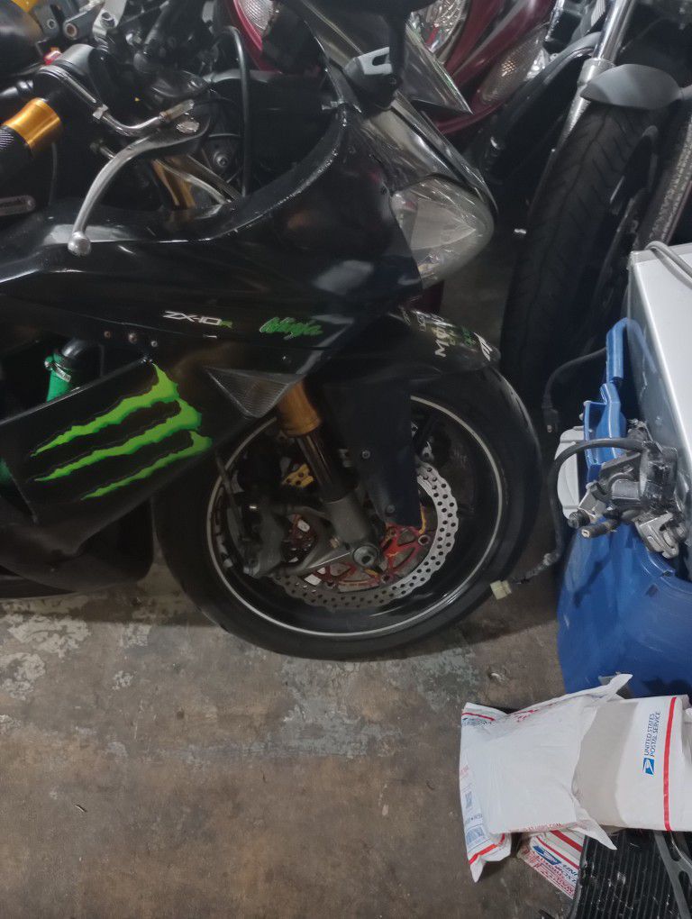 2005 Kawasaki ZX10 Low Miles Runs Perfect Slight Stretch ZX-10 Ninja
