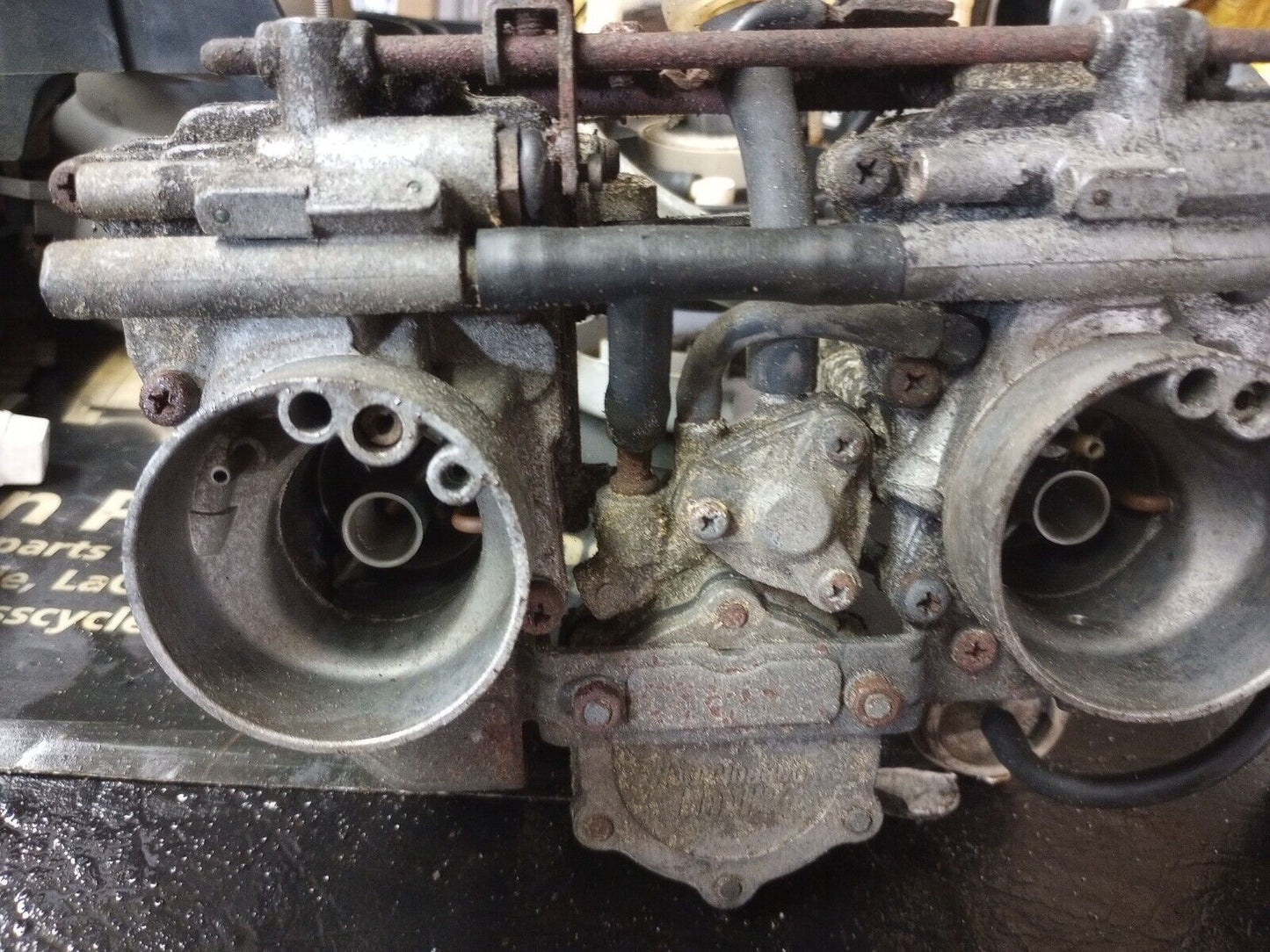 82 Yamaha Vision XZ550RJ Only Carburetor Carbs OEM # 11H-14901-01-00 Vintage XZ550 XZ 550 RJ
