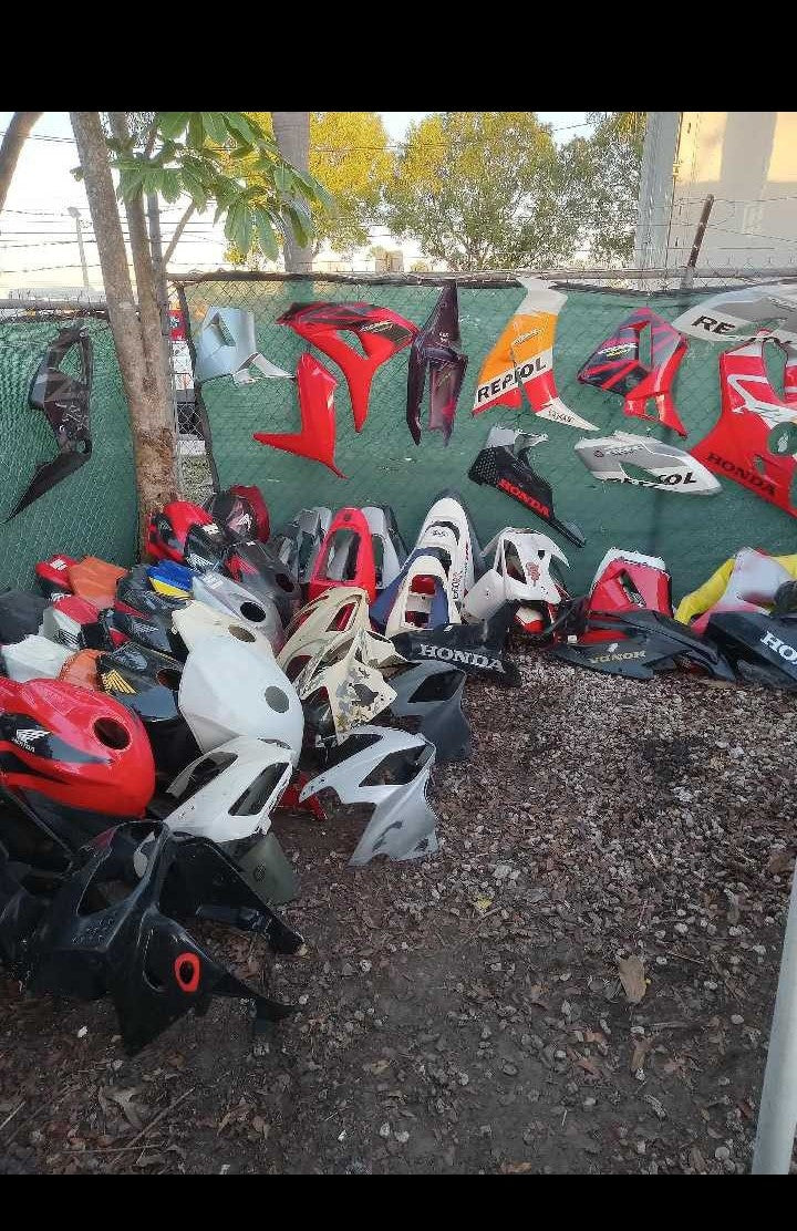 Honda Suzuki Yamaha Kawasaki Fairings Fairing Plastic Mid Lower Tank Cover
