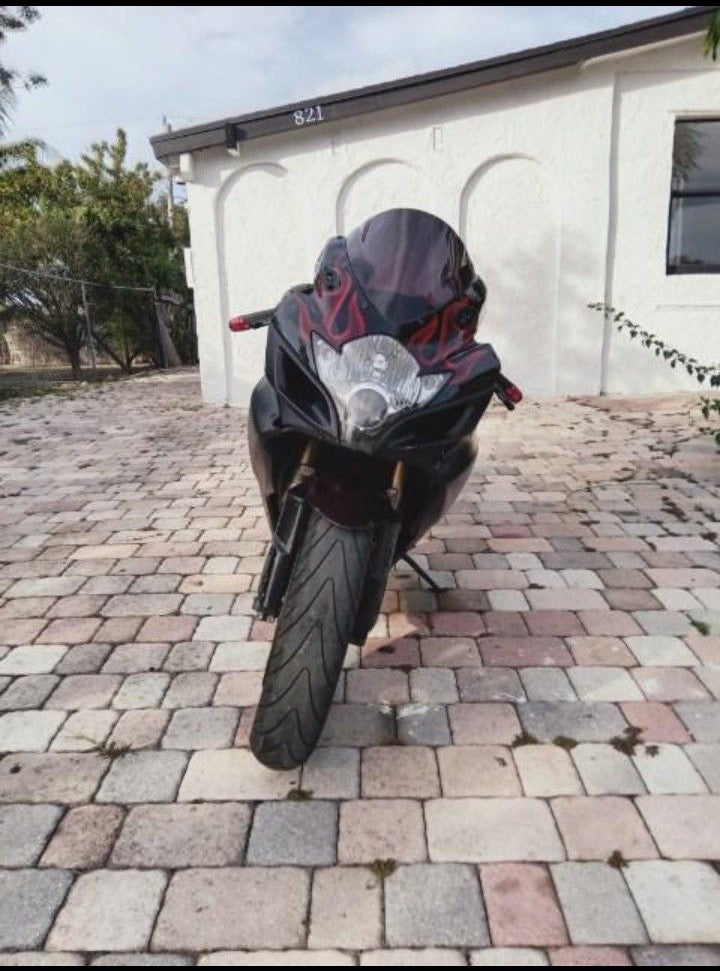 SOLD 2007 Suzuki GSXR 600 12,000 Miles Slammed And Stretched GSXR600