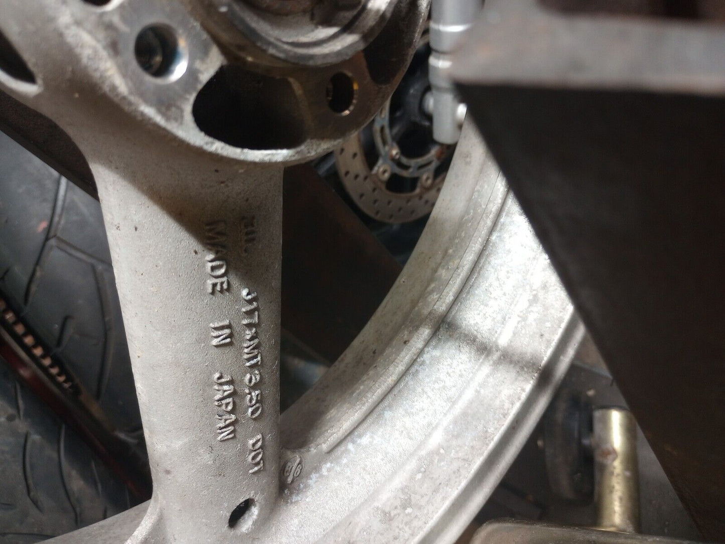 1997 Suzuki GSXR750 GSXR 750 front wheel rim 17 x 3.5 SRAD