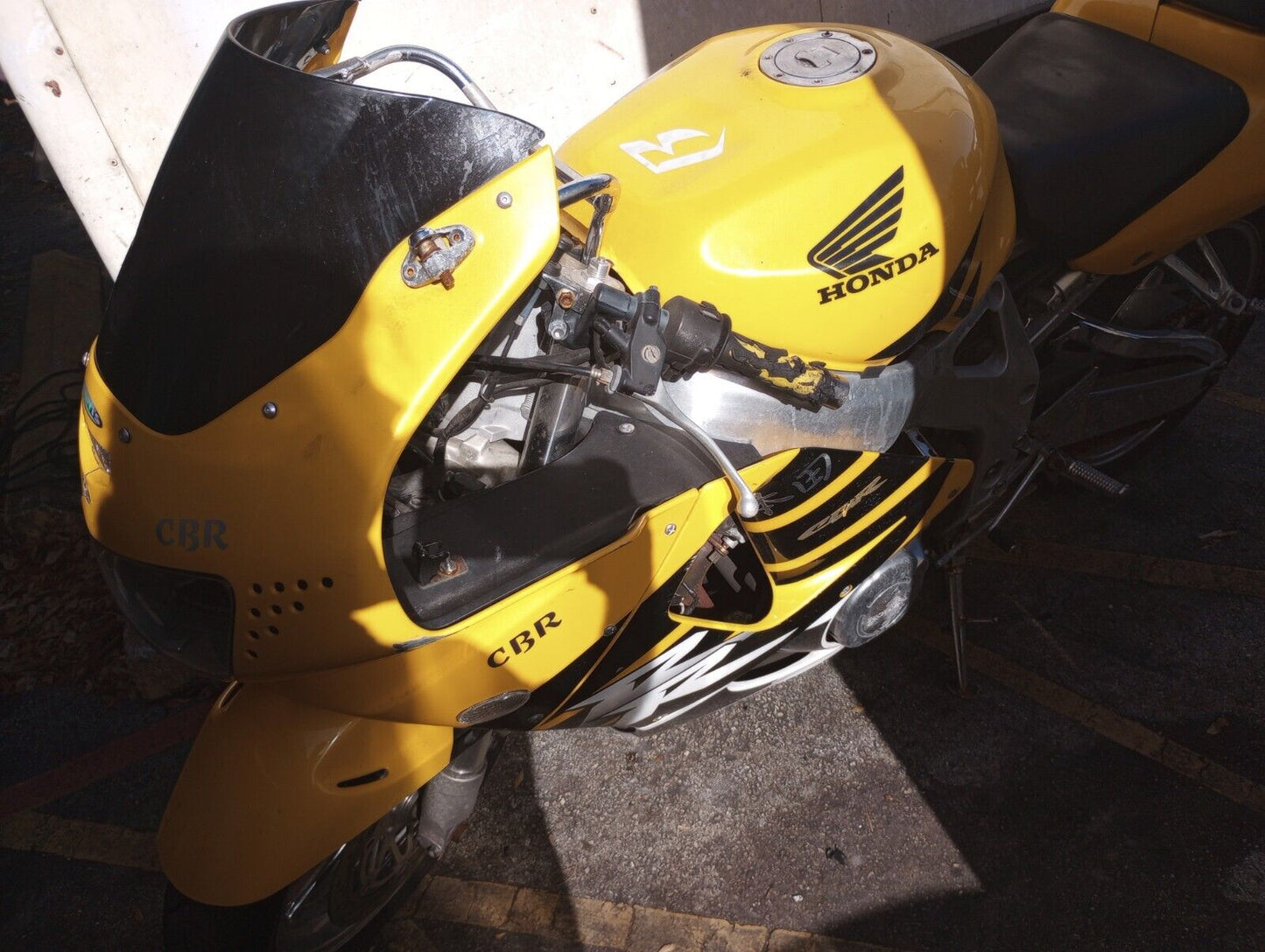 SOLD SOLD 98 99 Honda CBR900RR CBR 900 RR CBR900 900RR Gas Fuel Petrol Tank Nice