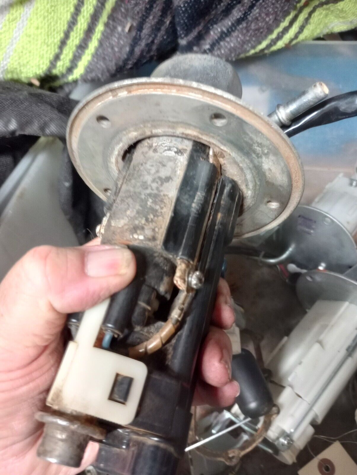 Suzuki GSXR 1000 01 02 15100-35F10 Fuel Pump Cell GSXR1000