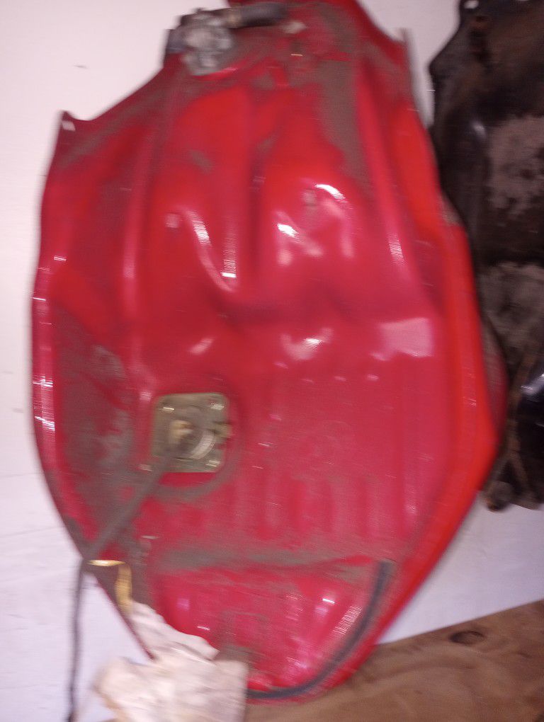 SOLD SOLD 1991 Honda VFR 750 Gas Fuel Cell Tank Can Sell Damaged Or Repaired VFR750
