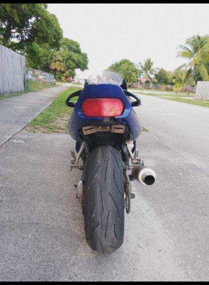 97 Kawasaki ZX7 For Sale ZX-7 ZX7R ZX-7R Ninja 750 Parts Available Too 954-822-3971