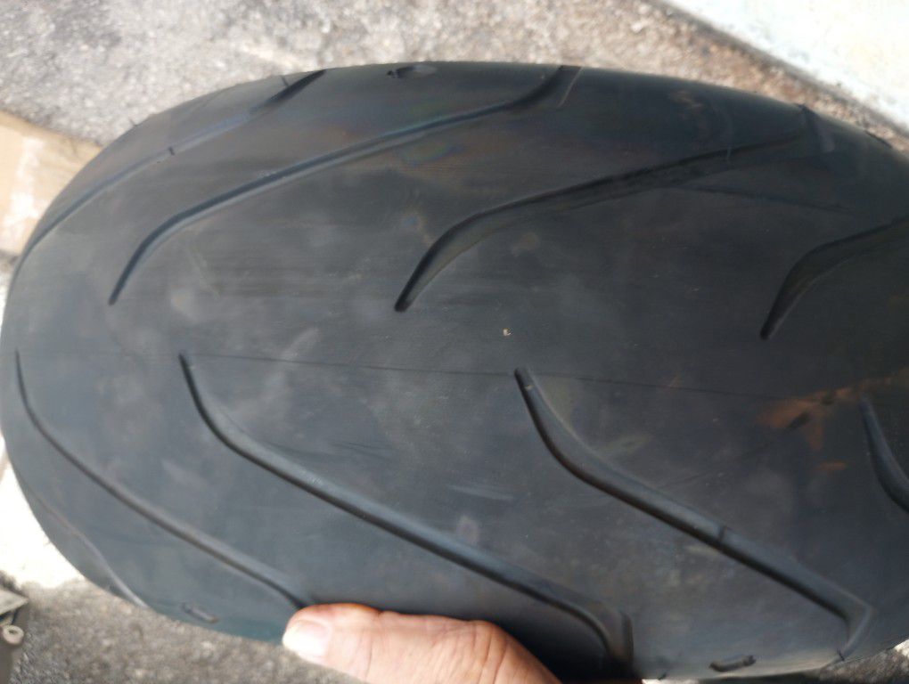 SOLD Harley-Davidson Tire Michelin 240 / 40 r 18 Good Condition Harley Davidson