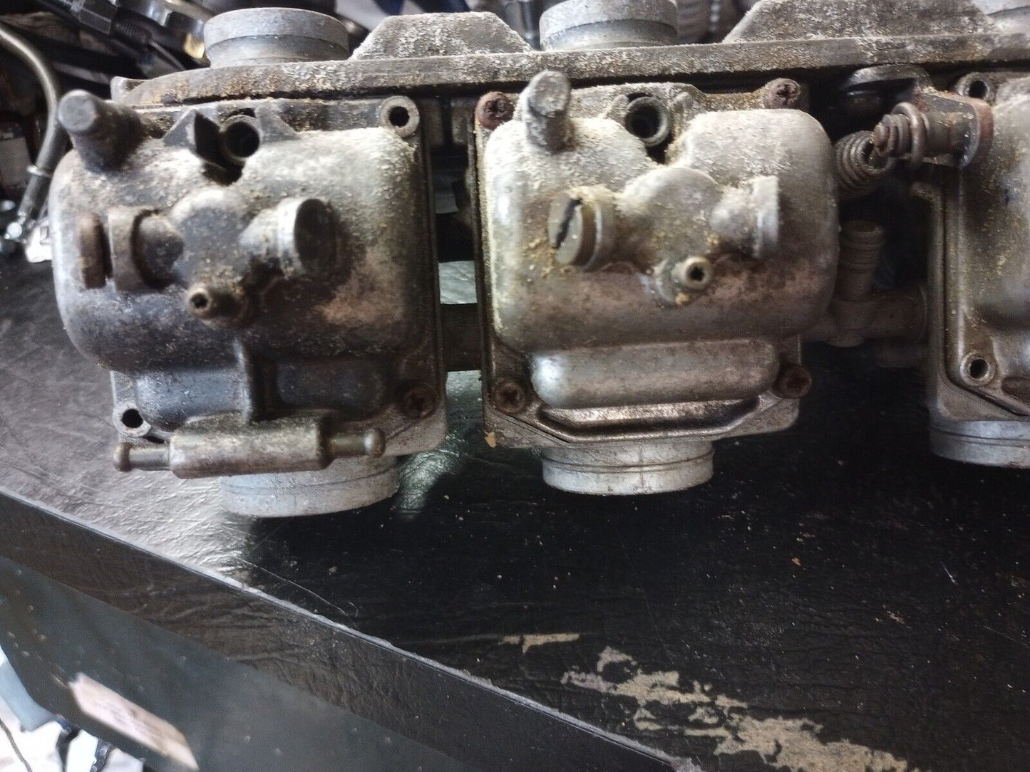 Kawasaki KZ1000 KZ 1000 carbs carburetors Mikuni need cleaning