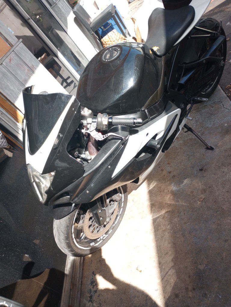 SOLD SOLD 06 Suzuki GSXR 1000 Fresh Motor By Tommy Cycle 4 Months Ago GSXR1000