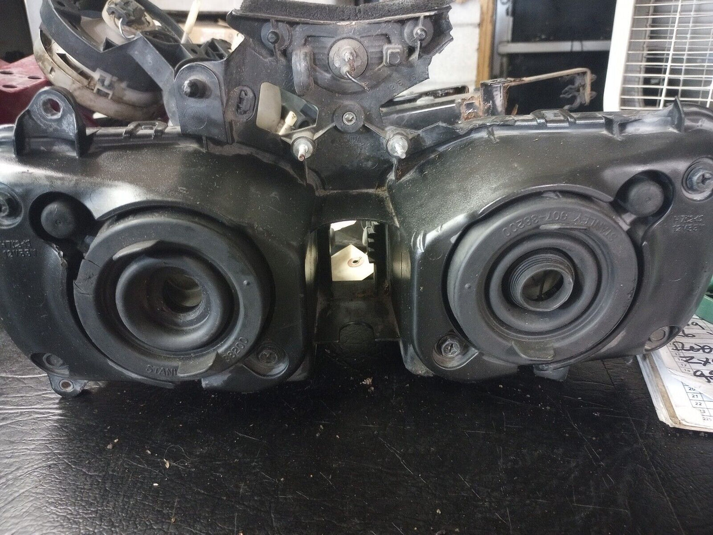 04 05 Honda CBR1000RR CBR 1000RR Front Headlight Headlamp OEM Damaged CBR 1000 RR