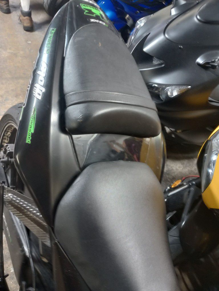 2005 Kawasaki ZX10 Low Miles Runs Perfect Slight Stretch ZX-10 Ninja