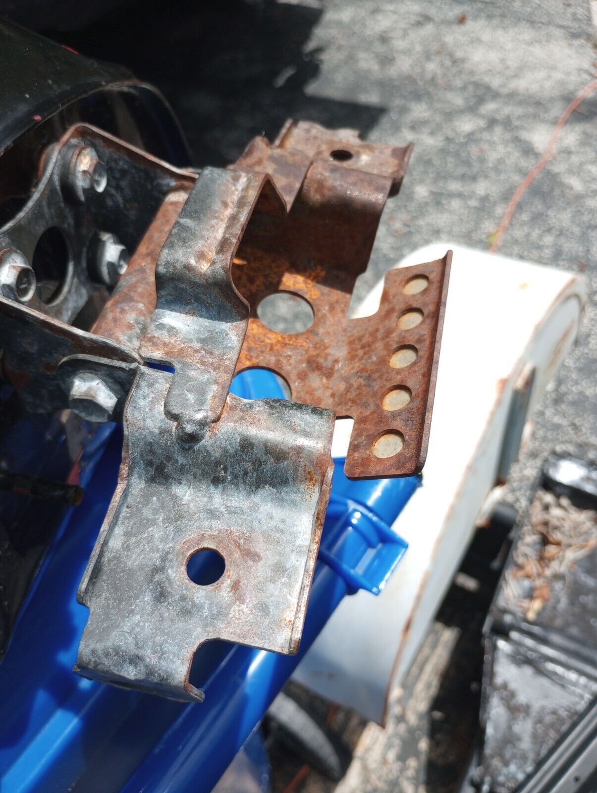 SOLD SOLD 98 Suzuki Srad GSXR 750 GSXR750 96 97 99 Gas Tank Fuel Petrol