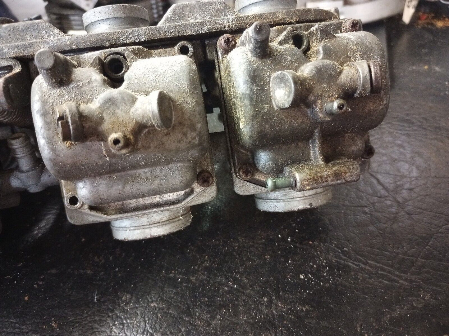 Kawasaki KZ1000 KZ 1000 carbs carburetors Mikuni need cleaning