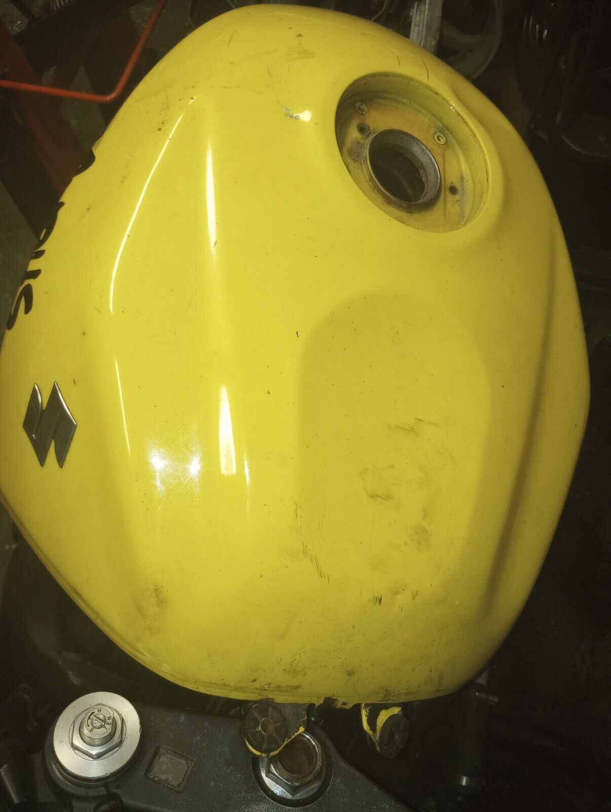 SOLD 04 05 2004 2005 SUZUKI GSXR 600 750 Gas Tank Fuel Petrol Cell OEM Yellow