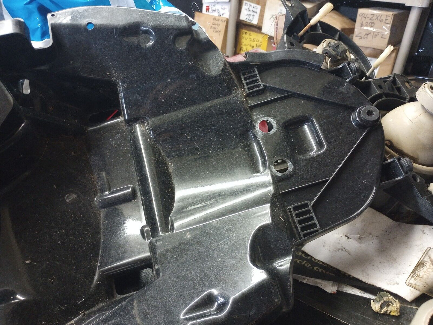 04 05 06 07 HONDA CBR1000RR Undertail Under Tail Battery Tray CBR1000 CBR 1000 RR Fender