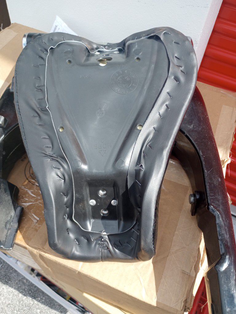 Honda Suzuki Yamaha Kawasaki Harley-Davidson Custom Seats