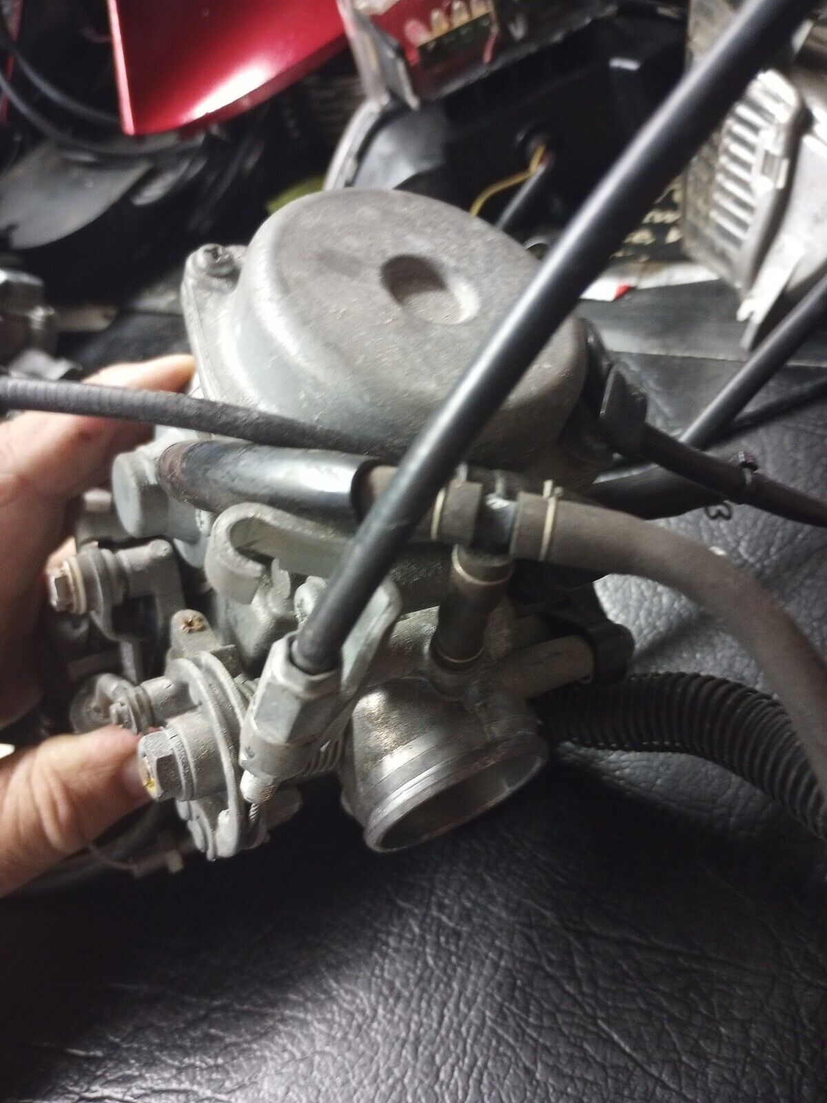 SOLD 05 Honda Shadow 600 VT600 Single Carb OEM Carbs Carburetor clean ready VT