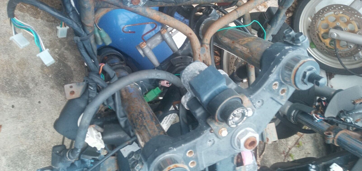 1999 Kawasaki Concours carburetors sitting outside but complete considered parts ZG1000 ZG 1000