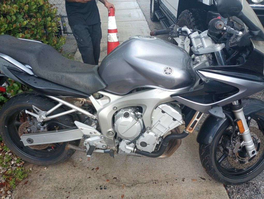 SOLD SOLD 2006 Yamaha Fz6 Only 13,000 Miles