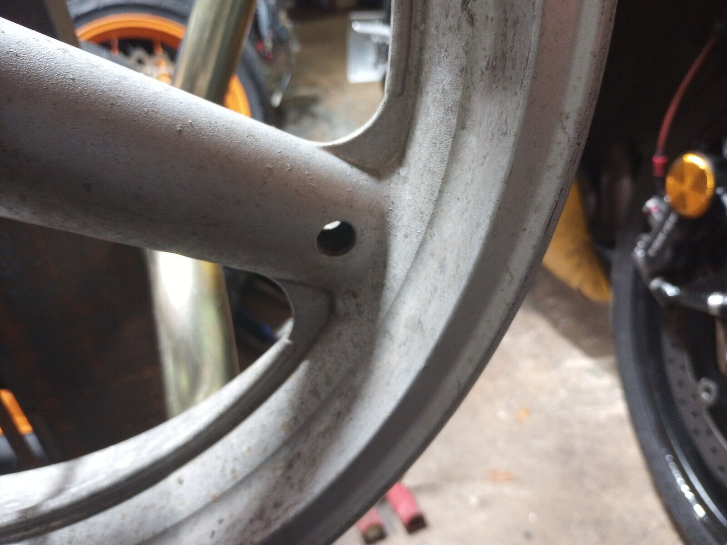 1997 Suzuki GSXR750 GSXR 750 front wheel rim 17 x 3.5 SRAD