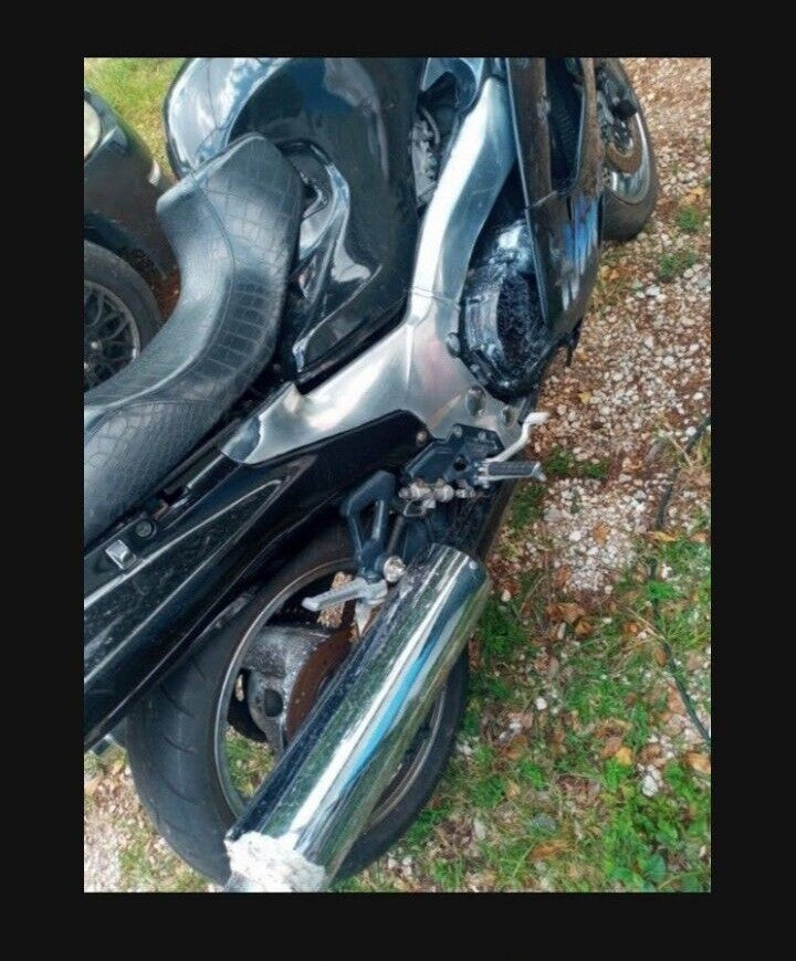 Kawasaki ZX-11 ZX11 Complete , sitting 2 years , Mechanic's Special