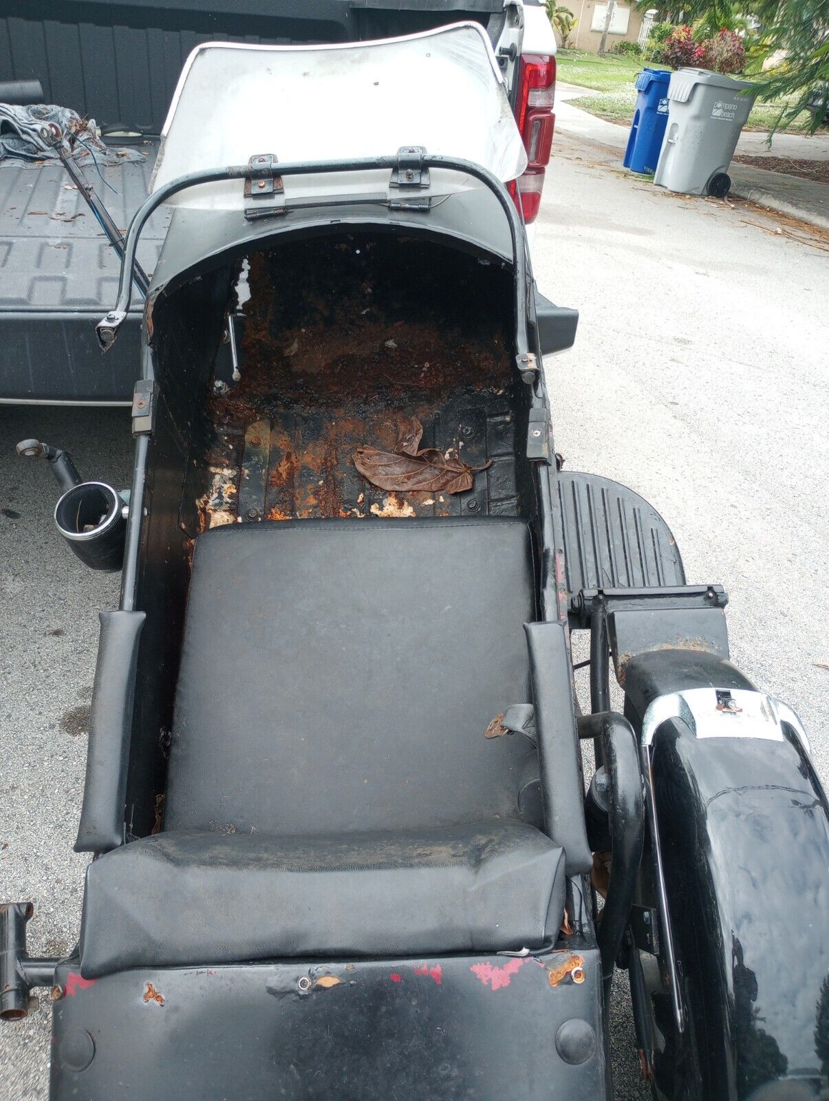 SOLD SOLD Motorcycle Sidecar Universal mounting vintage Harley Kawasaki Suzuki Yamaha Honda