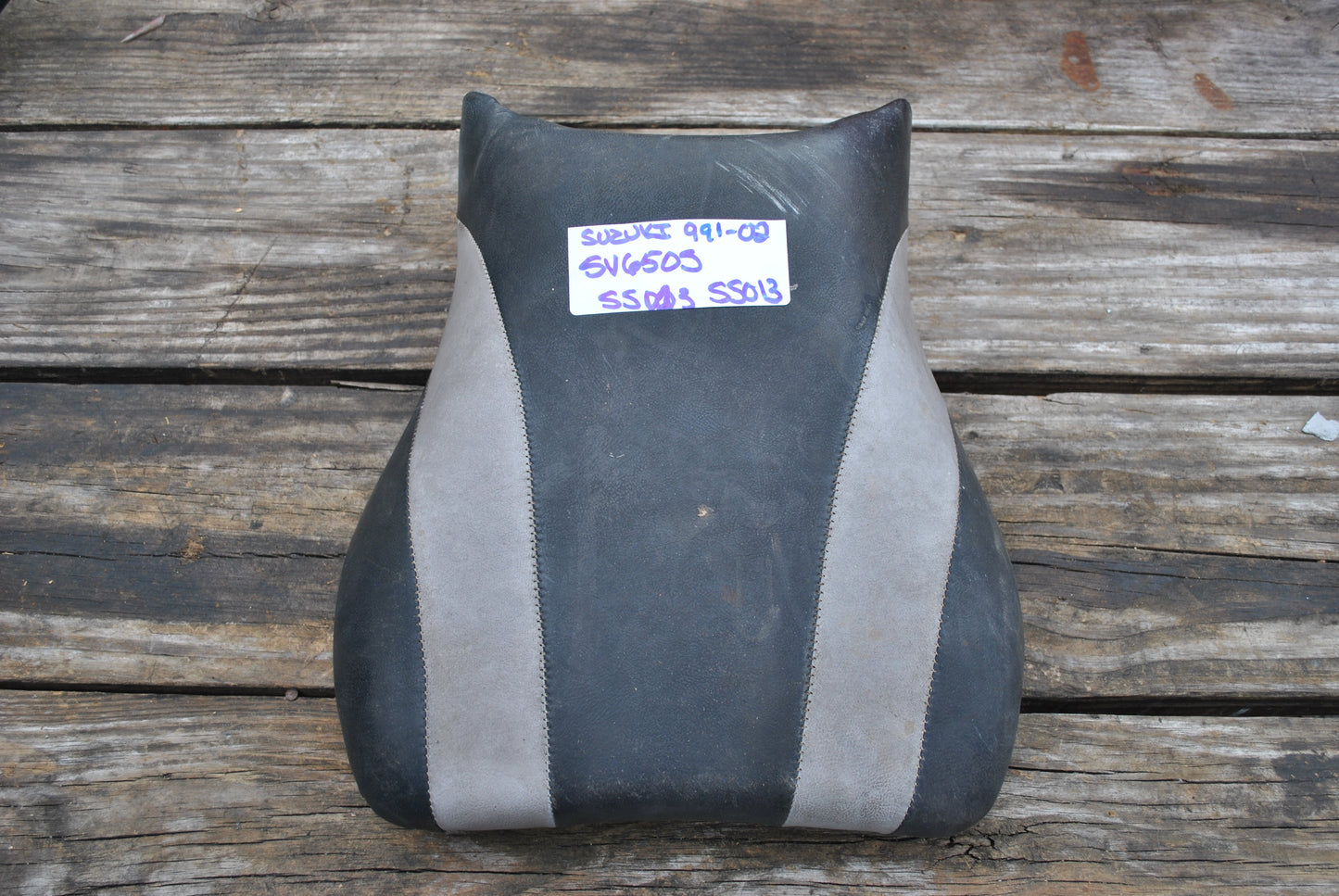 SOLD SOLD 99 00 01 02 Suzuki SV650S Front Driver Seat SV650 SV 650 S OEM Recovered Nice