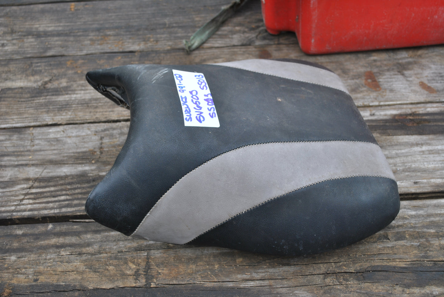 SOLD SOLD 99 00 01 02 Suzuki SV650S Front Driver Seat SV650 SV 650 S OEM Recovered Nice