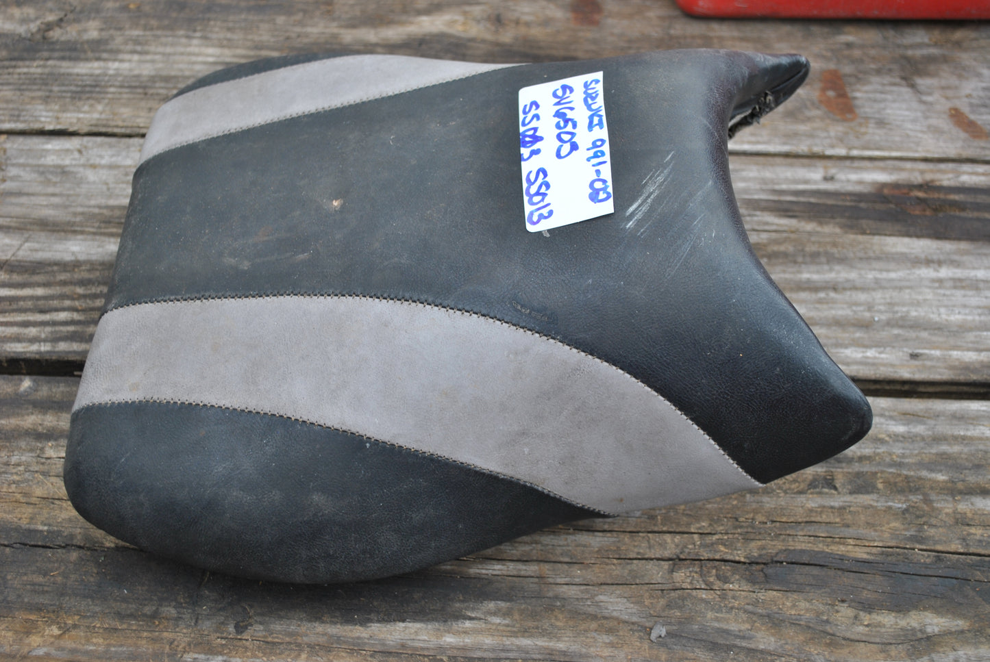 SOLD SOLD 99 00 01 02 Suzuki SV650S Front Driver Seat SV650 SV 650 S OEM Recovered Nice