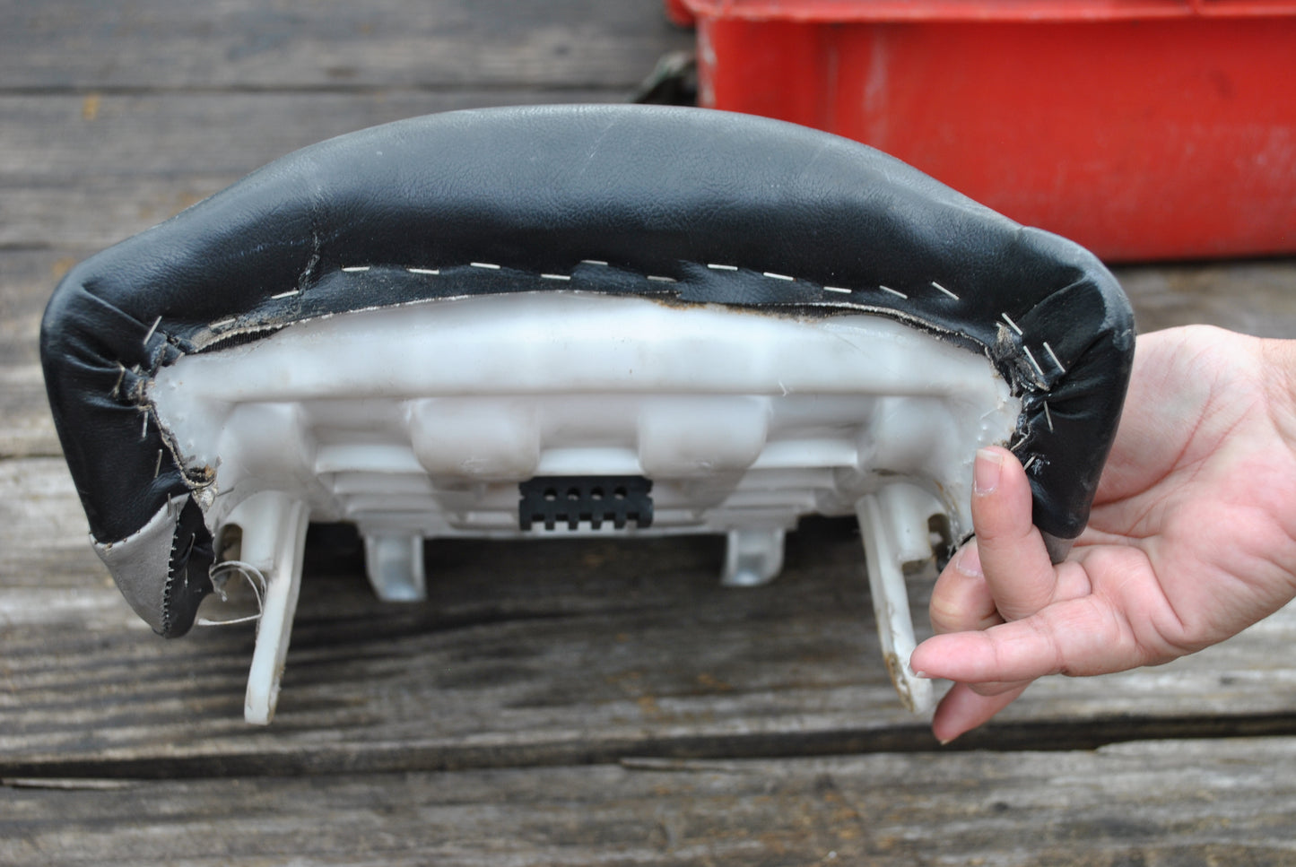 SOLD SOLD 99 00 01 02 Suzuki SV650S Front Driver Seat SV650 SV 650 S OEM Recovered Nice
