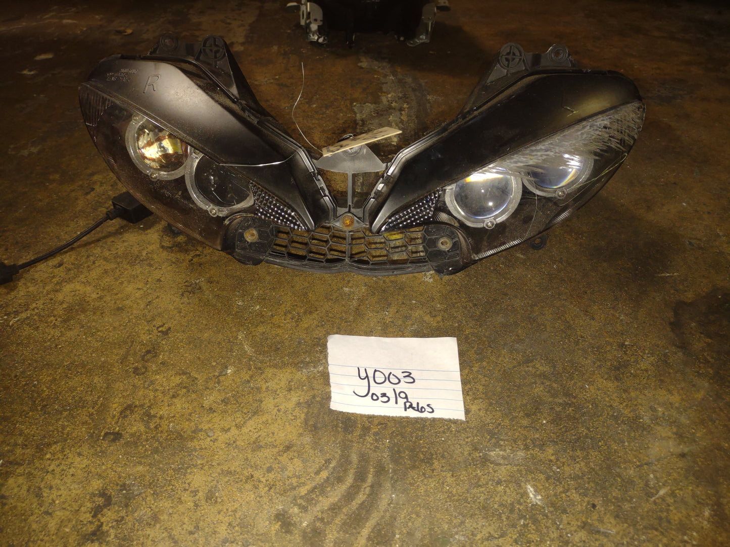 SOLD Yamaha R6S R6 Headlight Head Light Lamp 03 04 05 R6 YZF 600 07 08 09 R6S