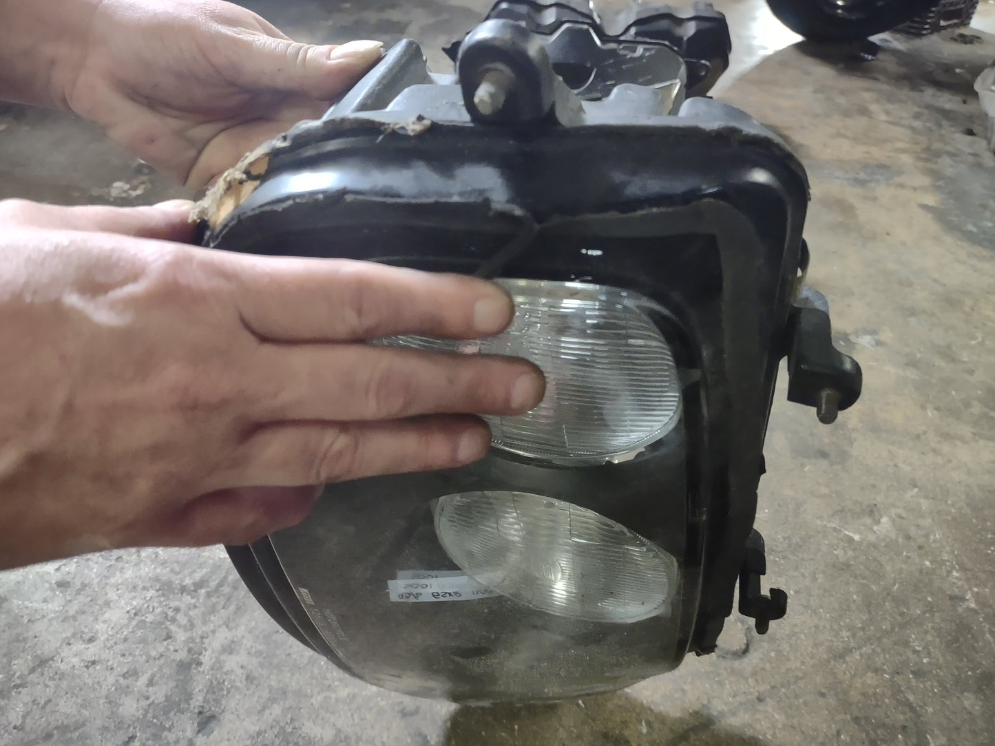 93 - 96 Suzuki GSXR 1100 GSXR1100 Headlight Head Lamp Light