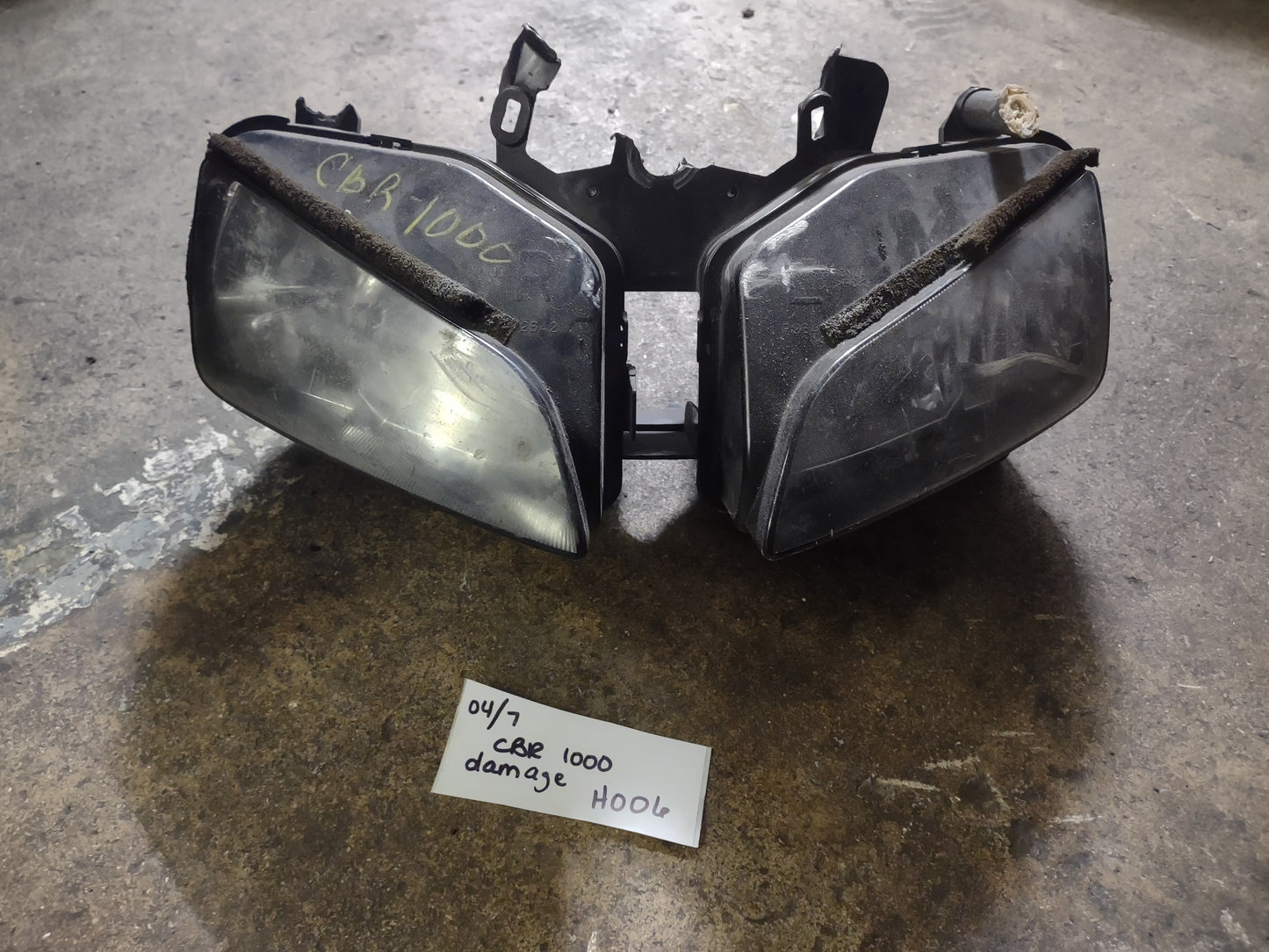 04 - 07 Honda CBR 1000 CBR1000 Headlight Head Light Lamp OEM 1000RR CBR 1000 RR