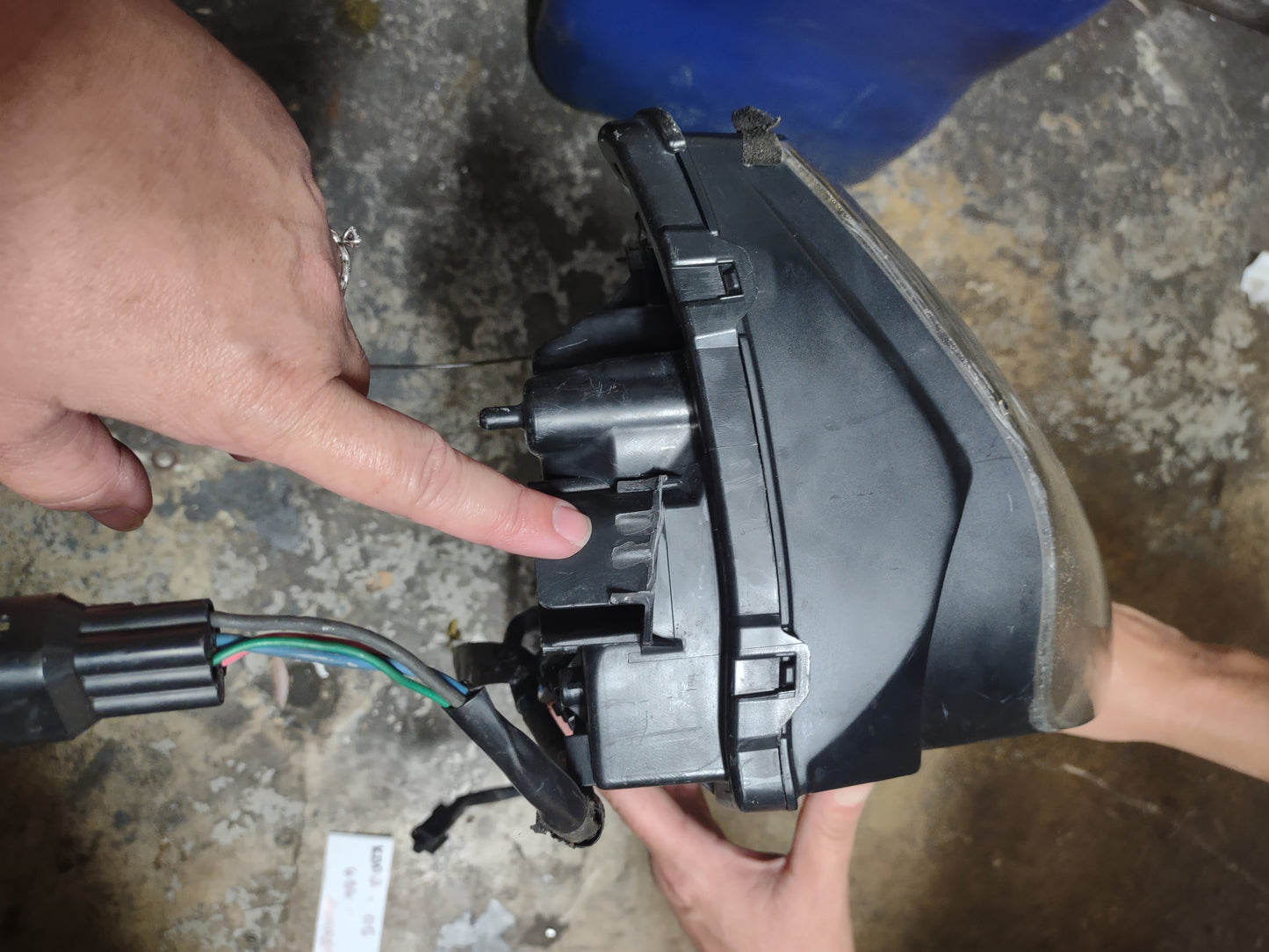 05 Kawasaki 636 Headlight Head Light Lamp ZX-6R ZX-6 ZX6r Damaged