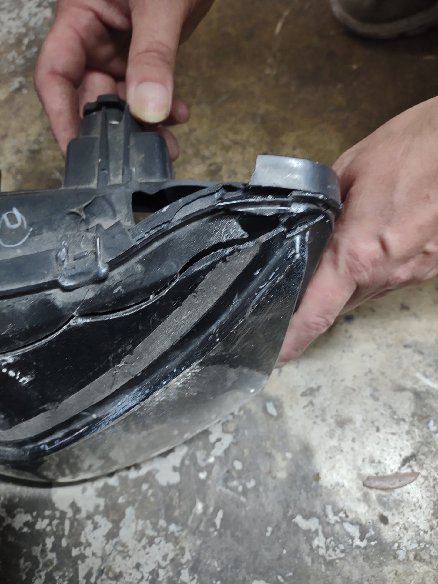 2008 - 2012 Kawasaki EX250 Ninja 250 Headlight Head Light Lamp EX 250 - Damaged